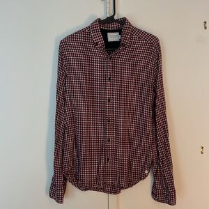 Scotch & Soda 
Men’s button up shirt
size M
Regular fit

Used